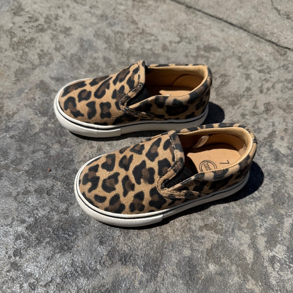 Wonder Nation Sneakers size toddler 7